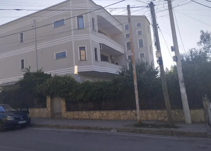 Spacious 3-bedroom With Garden & Balcony In *