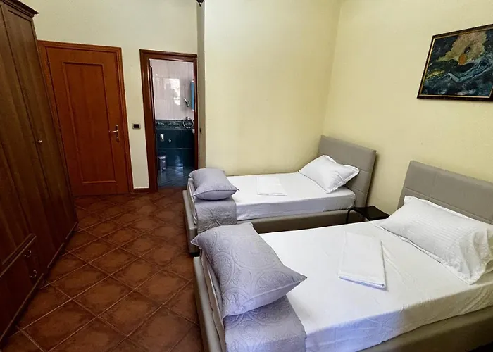 Spacious 3-bedroom With Garden & Balcony In Тирана