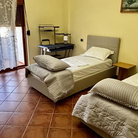 דירה Spacious 3-bedroom With Garden & Balcony In טיראנה